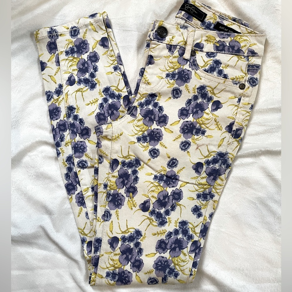 Jessica Simpson jeans 🤍